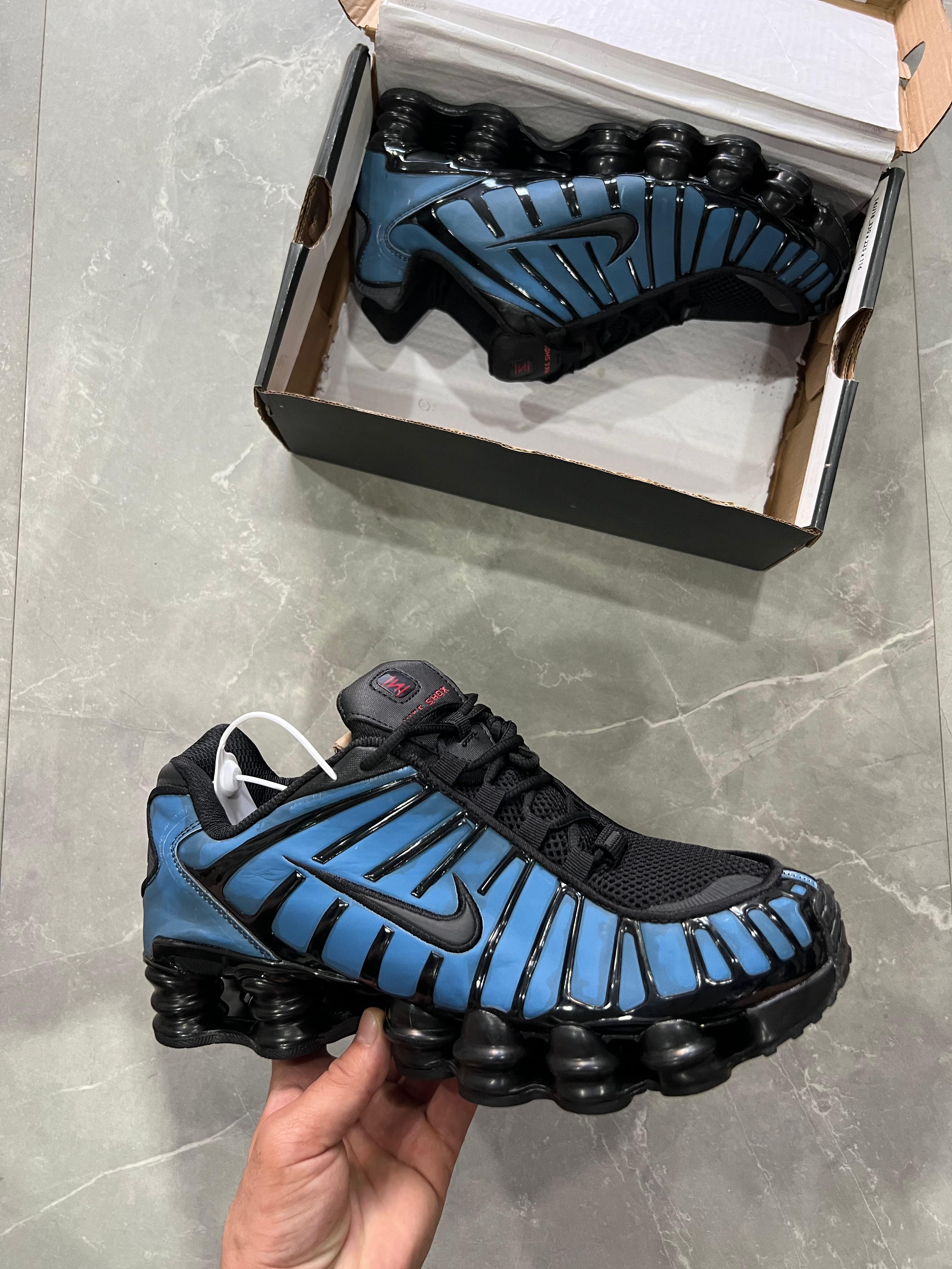 Nike shox mesh solid